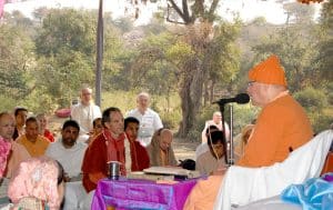 12.05.13_04.Govardhana